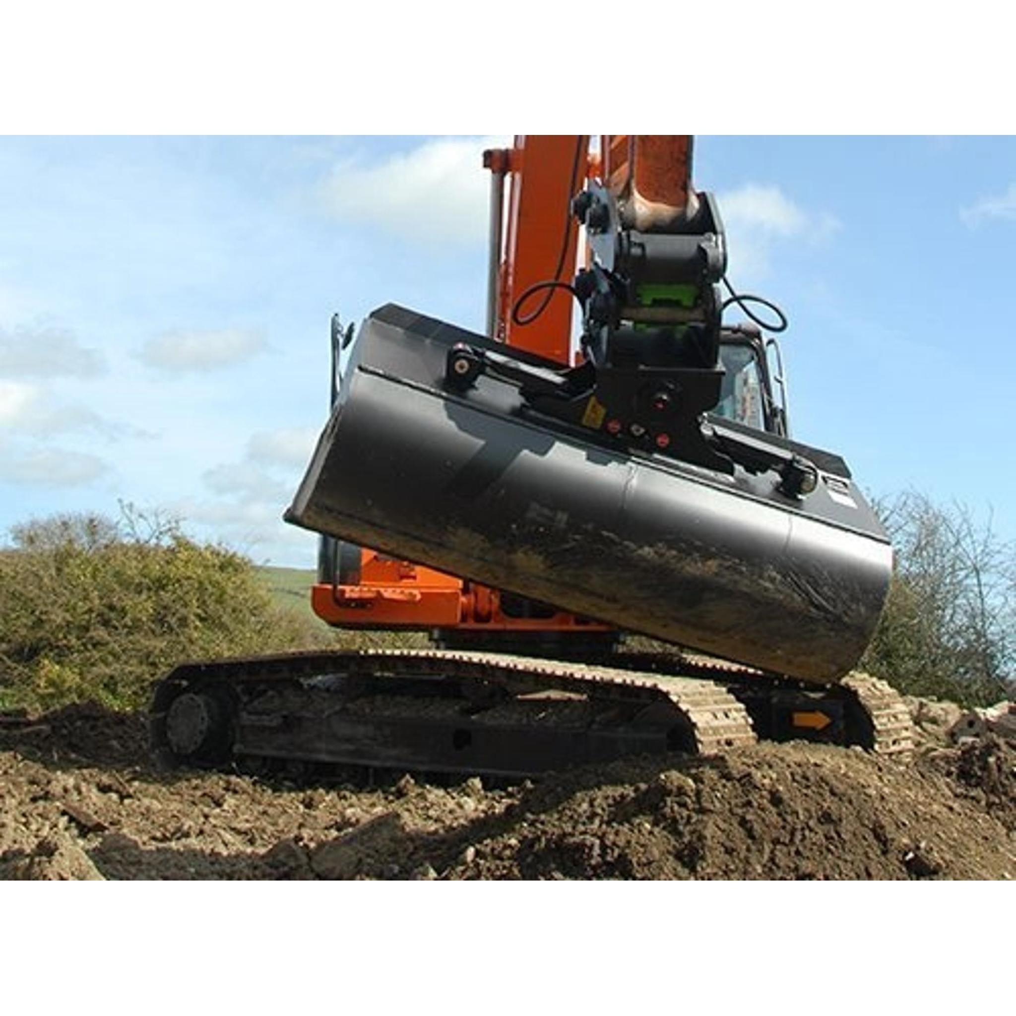 Geith Hydraulic Angle Tilt Bucket (Dual Ram)